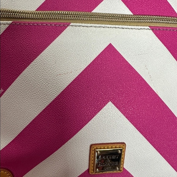 Dooney & Bourke Magenta and White Chevron Crossbody Bag Pebbled Leather - Picture 6 of 15